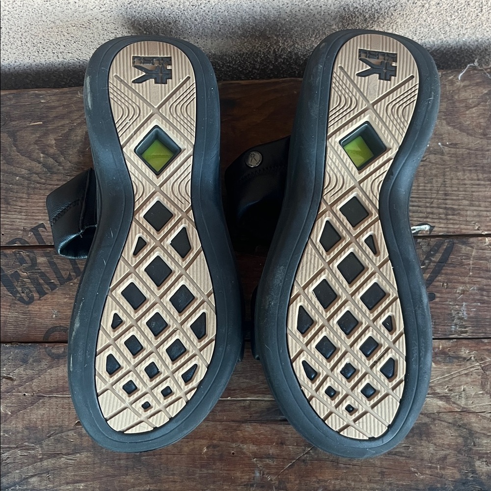 KURU Coda Mesa jet black Black Women's Sandals - Picture 8 of 10